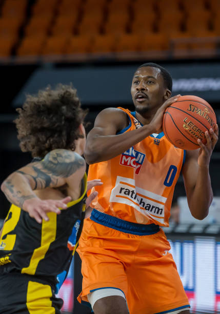 胜负往往直 胜负往往直